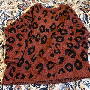 Sweater. Leopard oversized